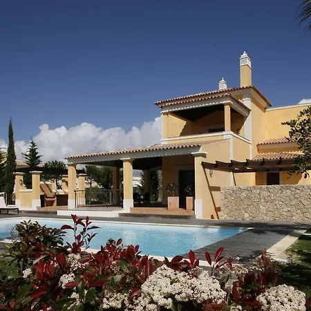 Cascade Wellness & Lifestyle Apartments *
