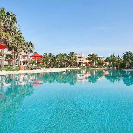 Resort Cascade Wellness & Lifestyle Apartments